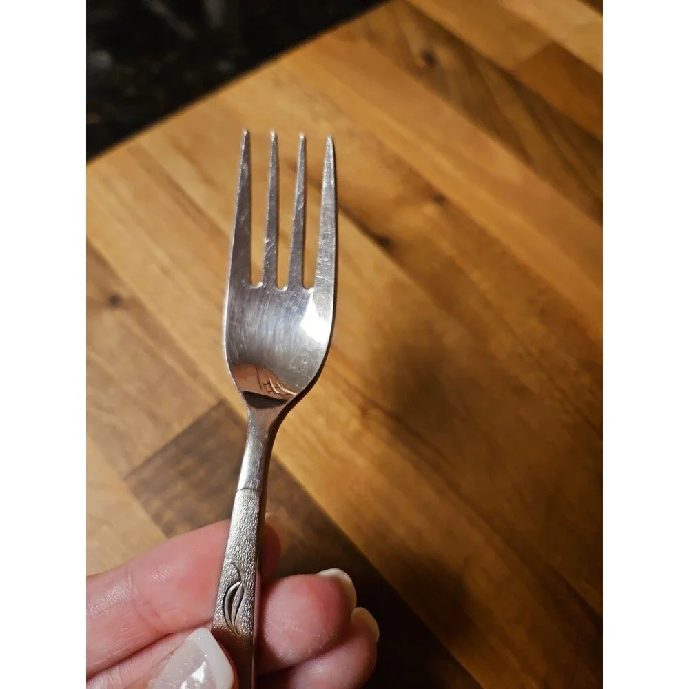 Vintage Everbrite Premier Stainless EVS13 Dinner Fork Textured Leaf Silverware